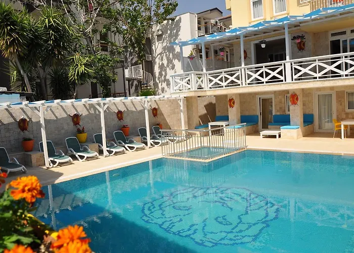 Safari Apart-hotel Side