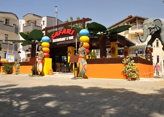 Safari Apart-hotel Side