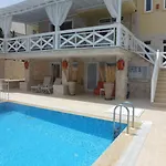 Hotel apartamentowy Safari