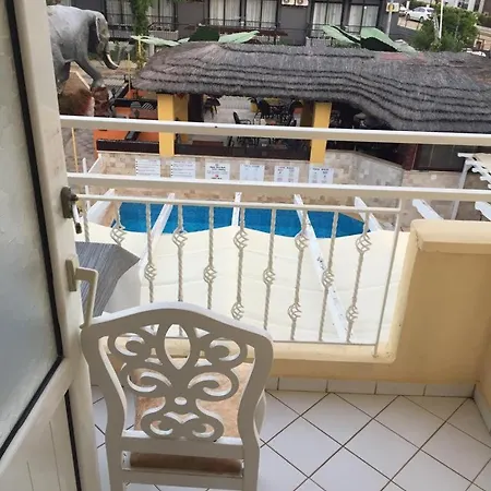 Aparthotel Safari Suit Hotel 4*