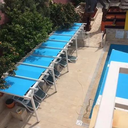 Aparthotel Safari Suit Hotel Side
