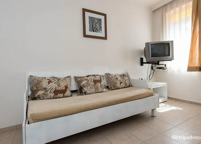 Safari Suit Hotel 4* Side