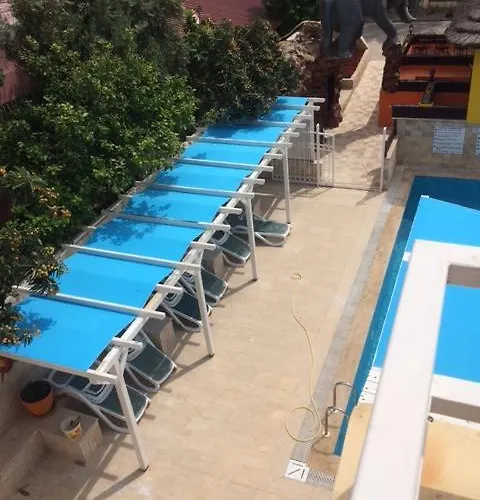 Aparthotel Safari Suit Hotel Side