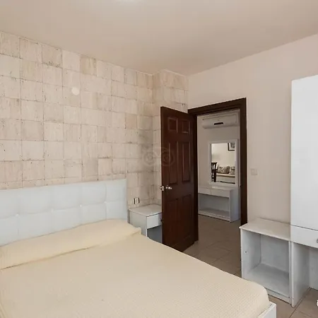 アパートホテル Safari