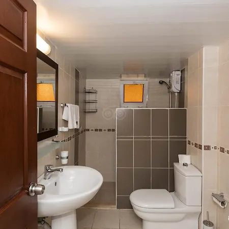 アパートホテル Safari