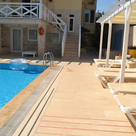 Safari Suit Hotel 4*