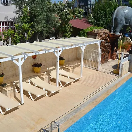 Safari 2024-3 Aparthotel 3*