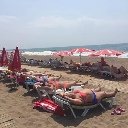 アパートホテル Safari