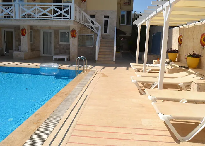 Safari Suit Hotel 4*