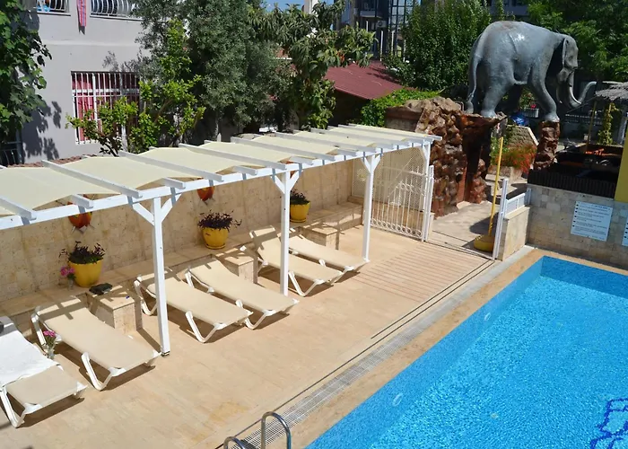 Safari Suit Hotel Lägenhetshotell 4*